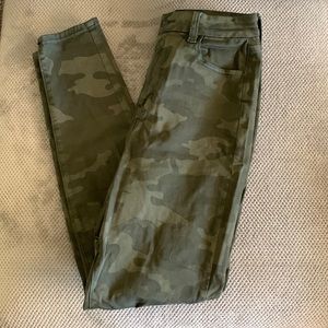 American Eagle Size 10 Camo Skinny Jeans